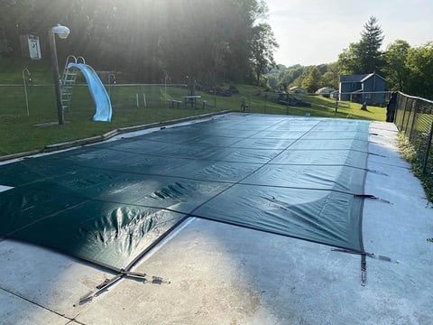 Swimming pool safety cover